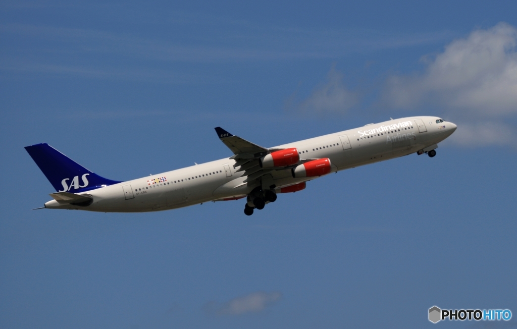 出発　SAS A340-313