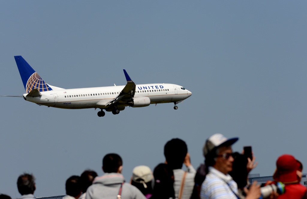 到着 UNITED 737-824　GW来た！