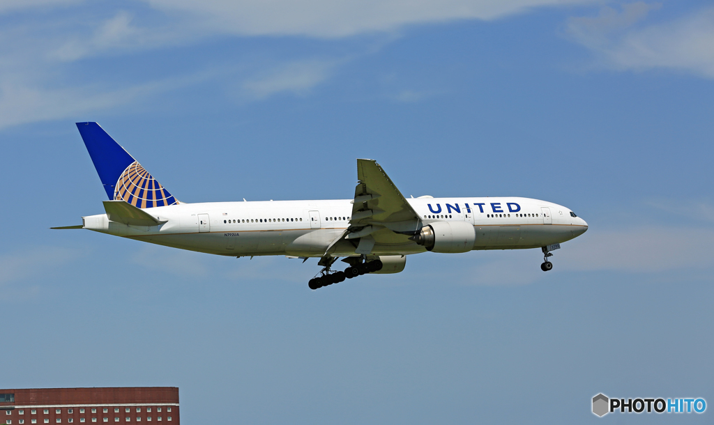 到着 United 777-222 N792UA