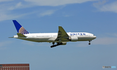 到着 United 777-222 N792UA