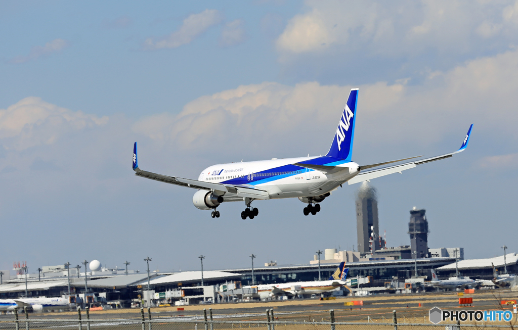 「良い天気」 ANA 767-381 JA623A Landing