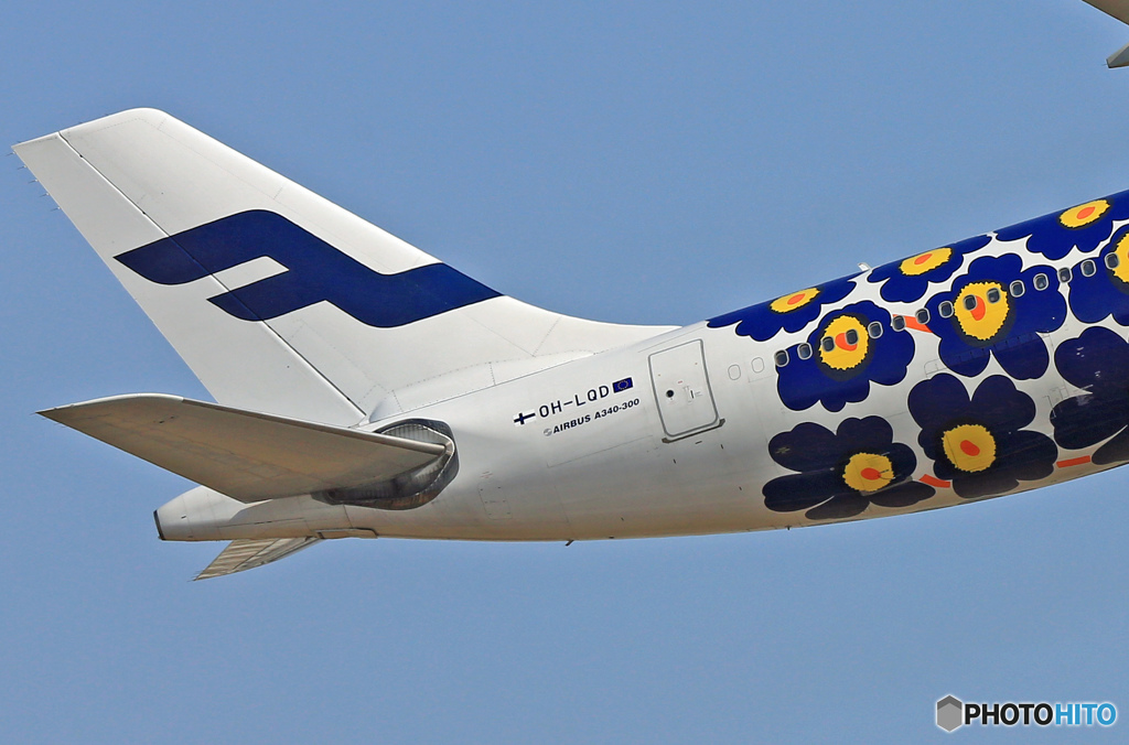 ✈尾翼で、「マリメッコ・ウニッコ」ですね。