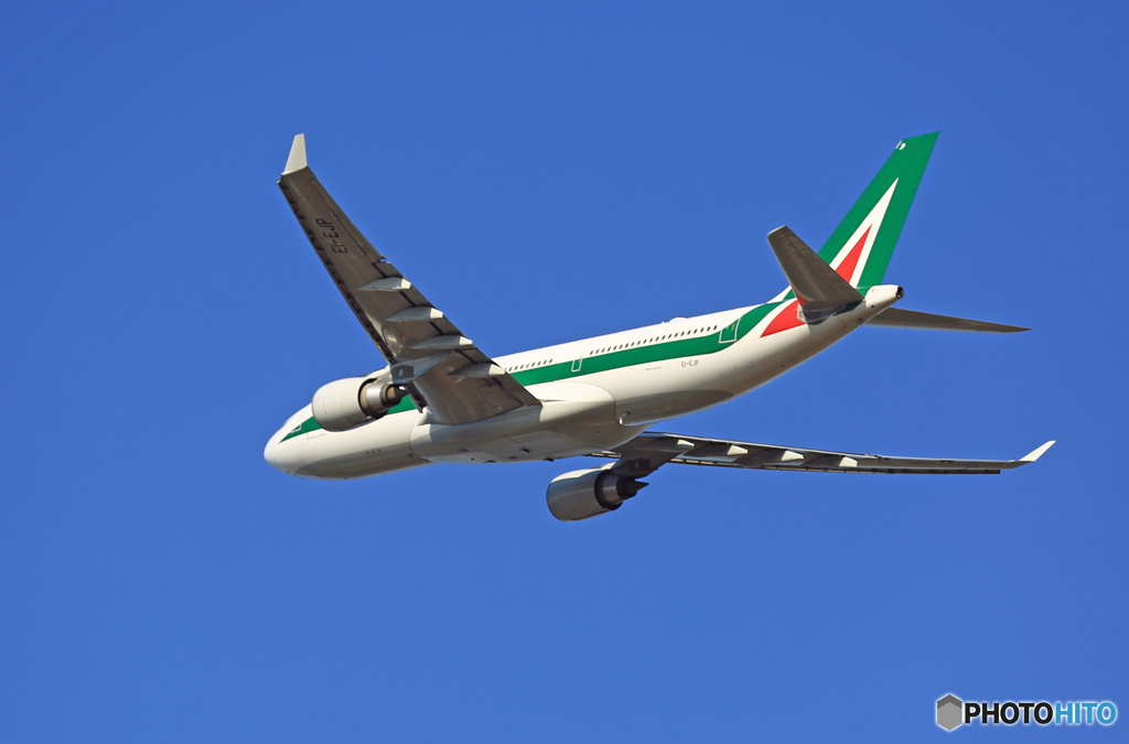 「空色」 Alitalia A330-202 EI-EJP