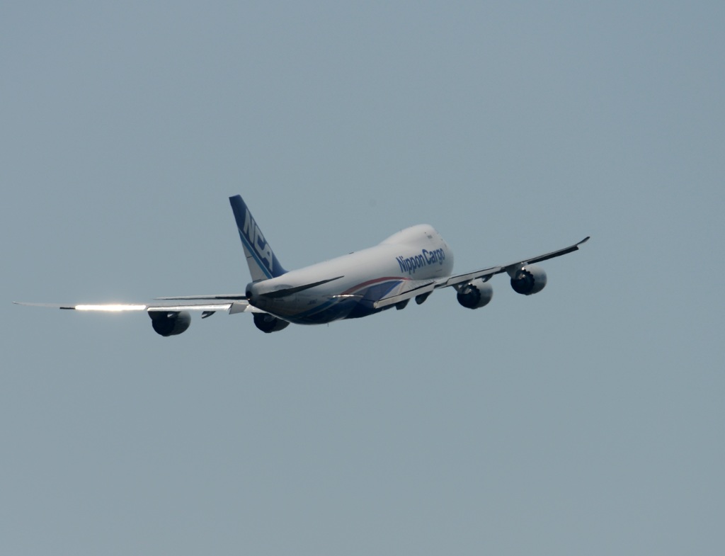 離陸 NCA 747-8KZF