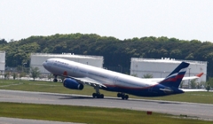 飛び立ち（132）AEROFLOT A330-300　
