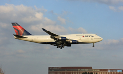 [青い空]DELTA 747-400 N674USジャンボ保存委員会