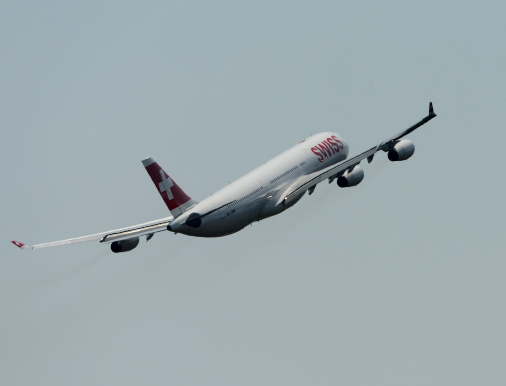 SWISS A340-313 離陸