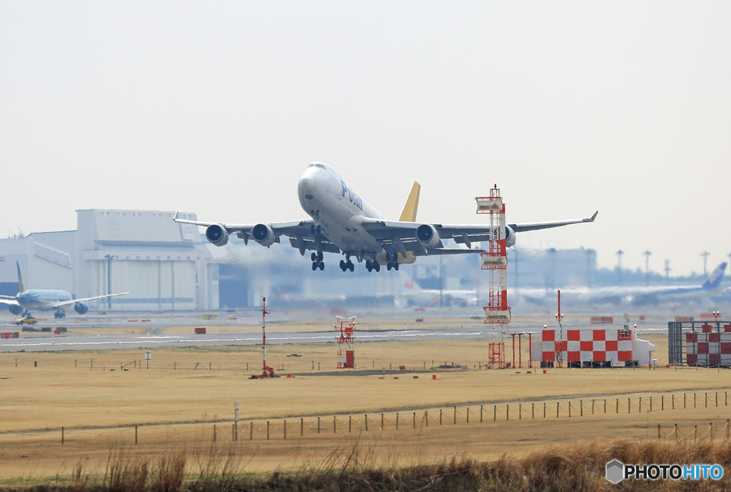 [青い空]　Polar 747-400F N416MC飛び立ち