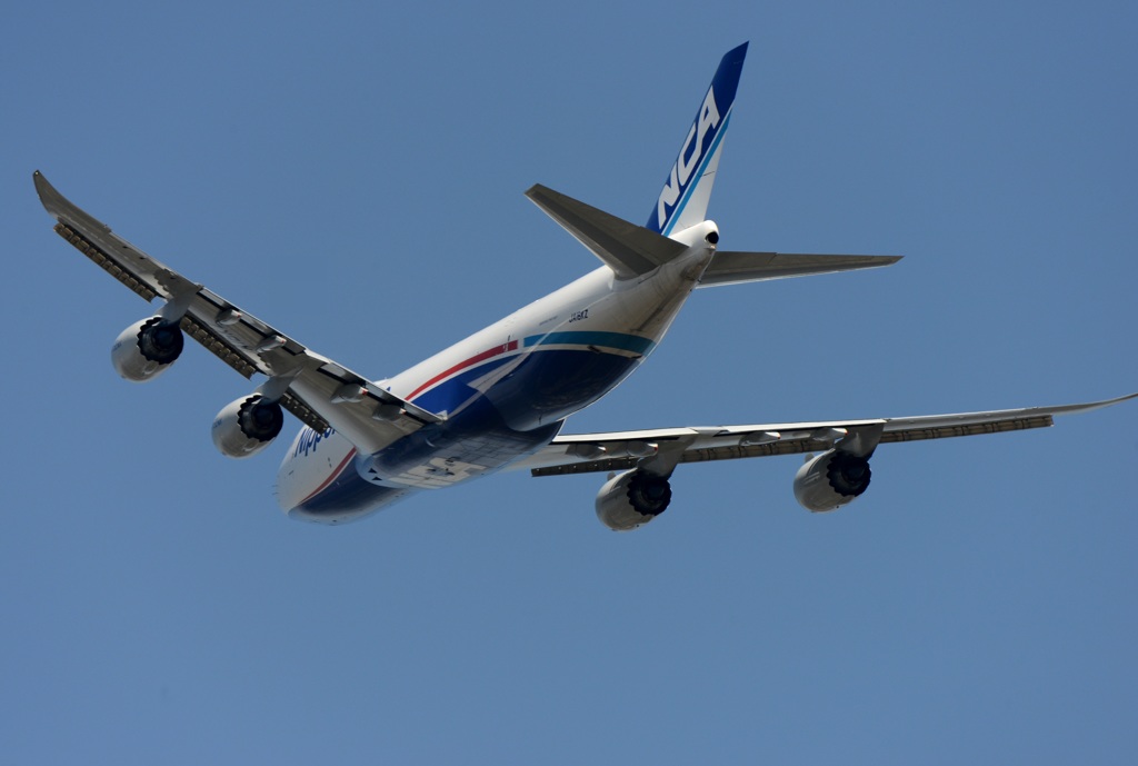 出発 NCA 747-8F