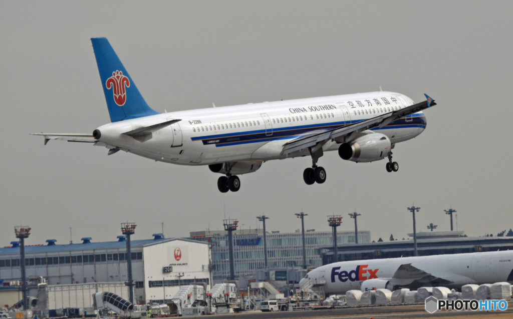 中国南方A321-231 B-2288  到着 