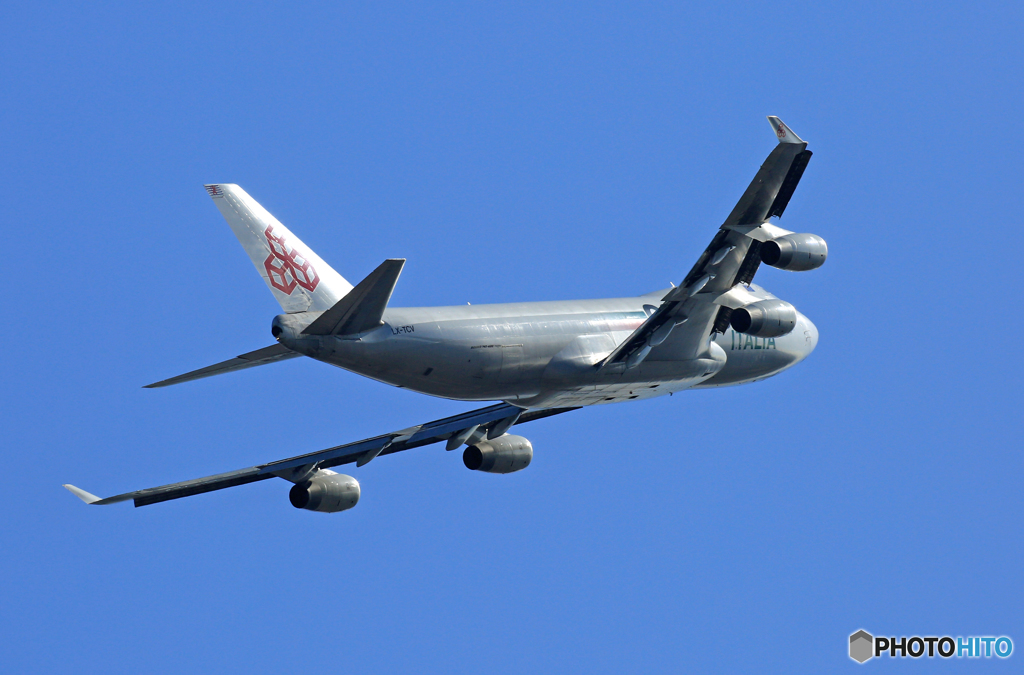 出発　CARGOLUX 747-4R7F LX-TCV