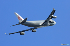 出発　CARGOLUX 747-4R7F LX-TCV