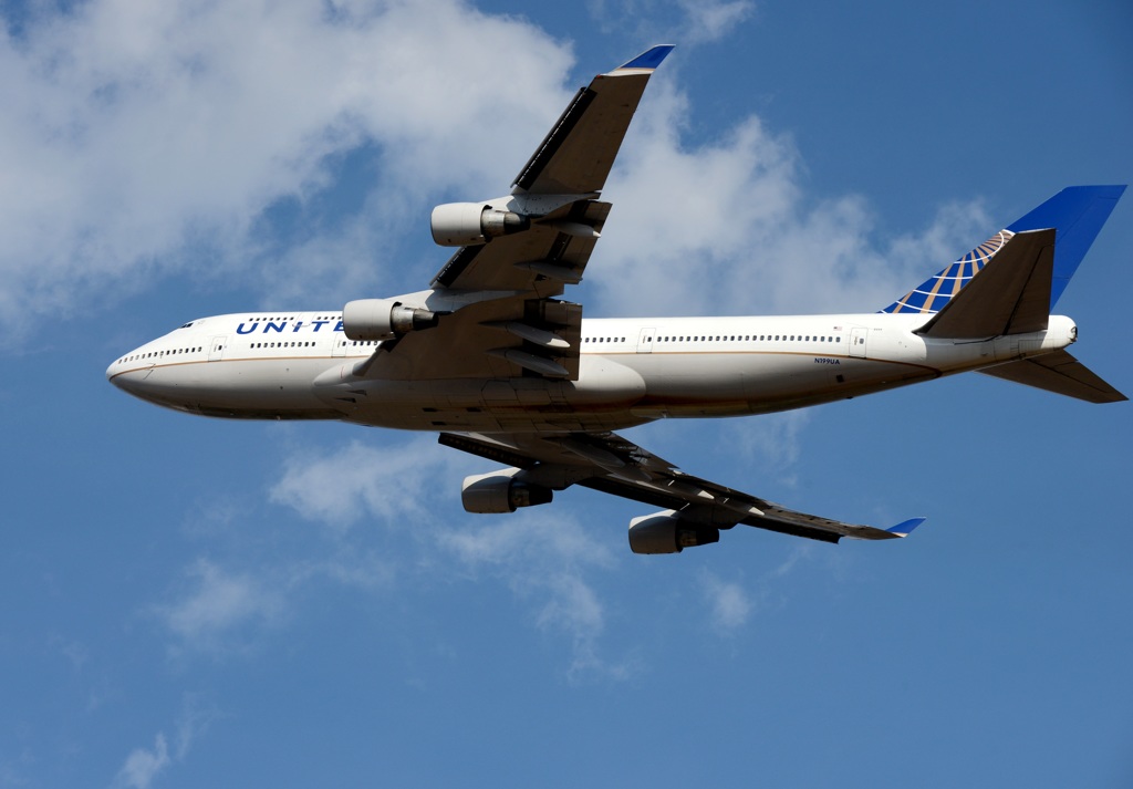 離陸 UNITED 747-400