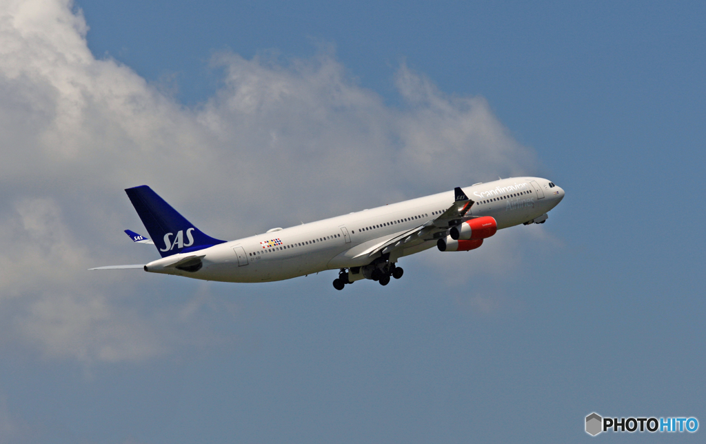 離陸 SAS A340-313 OY-KBI