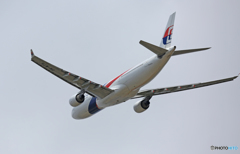 飛び立ち　Malaysir A330-323 9M-MTH