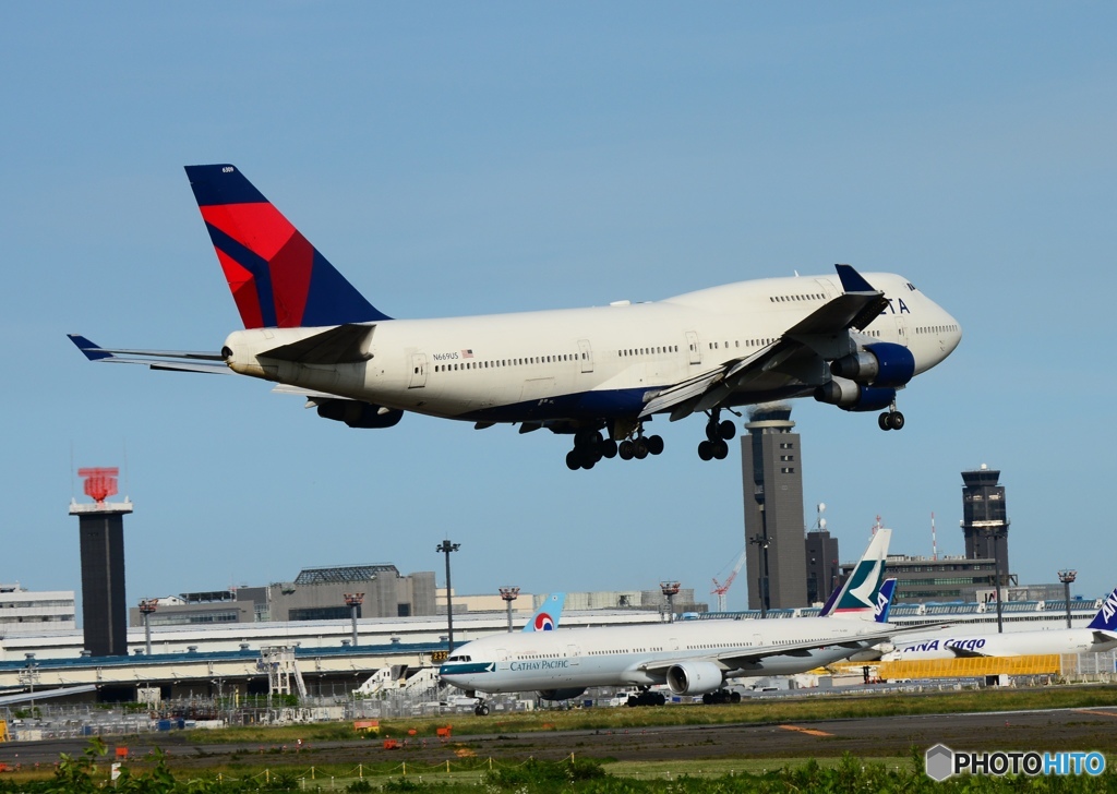 Delta 747-400 到着　