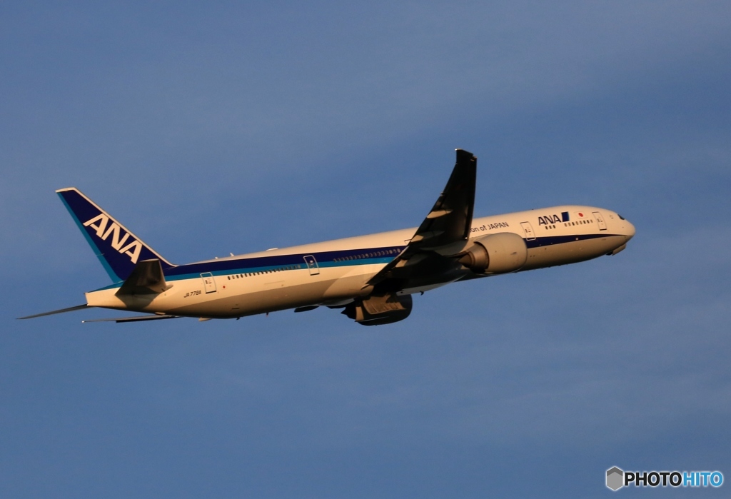 出発　ANA 777-300