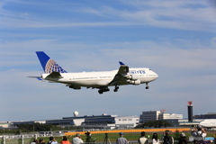 着陸 UNITED 747-400 N105UA