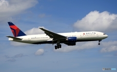 Delta 777-200 着地前