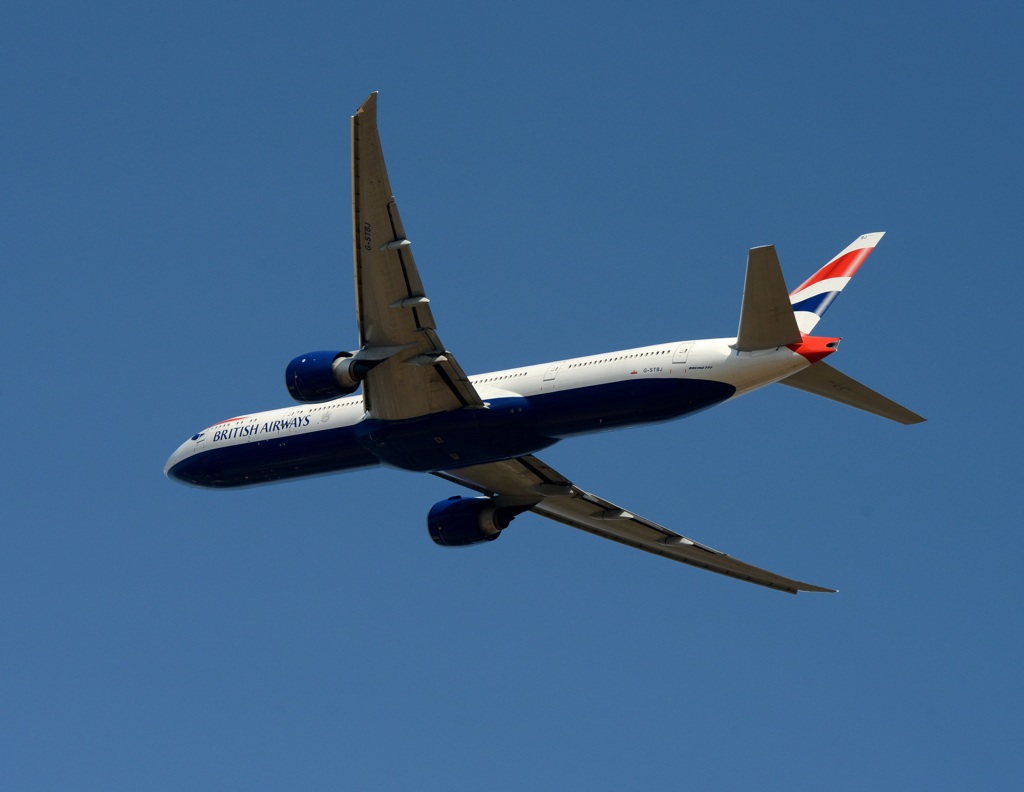 BRITISH 777-336 離陸