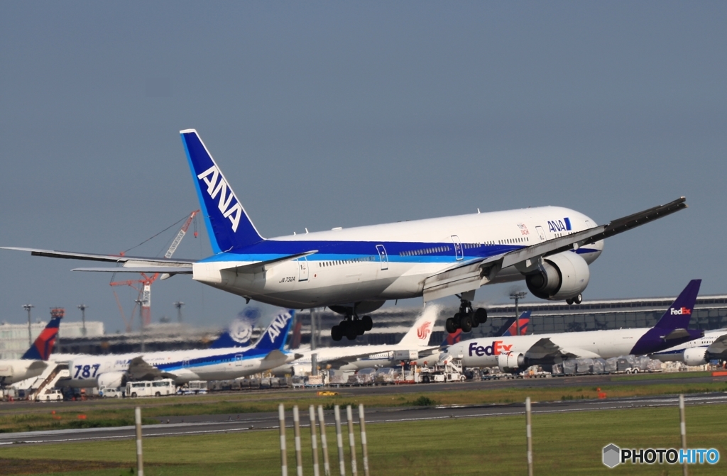 到着　ANA 777-381