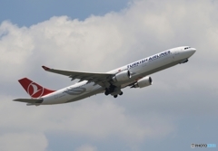 出発　 A330-303 TURKISH