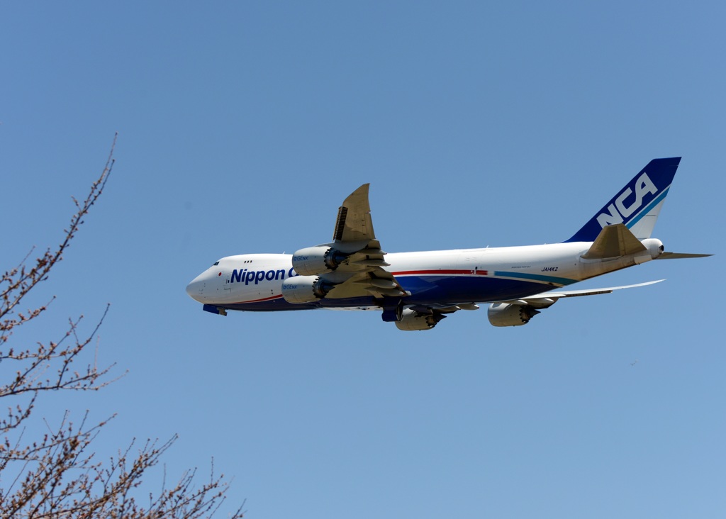 離陸 NCA 747-8KZF 
