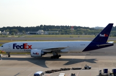 到着（11）FedEx  777-FS2　　
