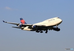DELTA 747-400 N671US　着地前