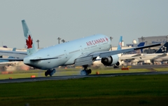 着陸（91） Air Canada 777-333ER 