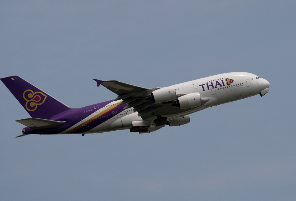 THAI A380-841 飛び立ち　