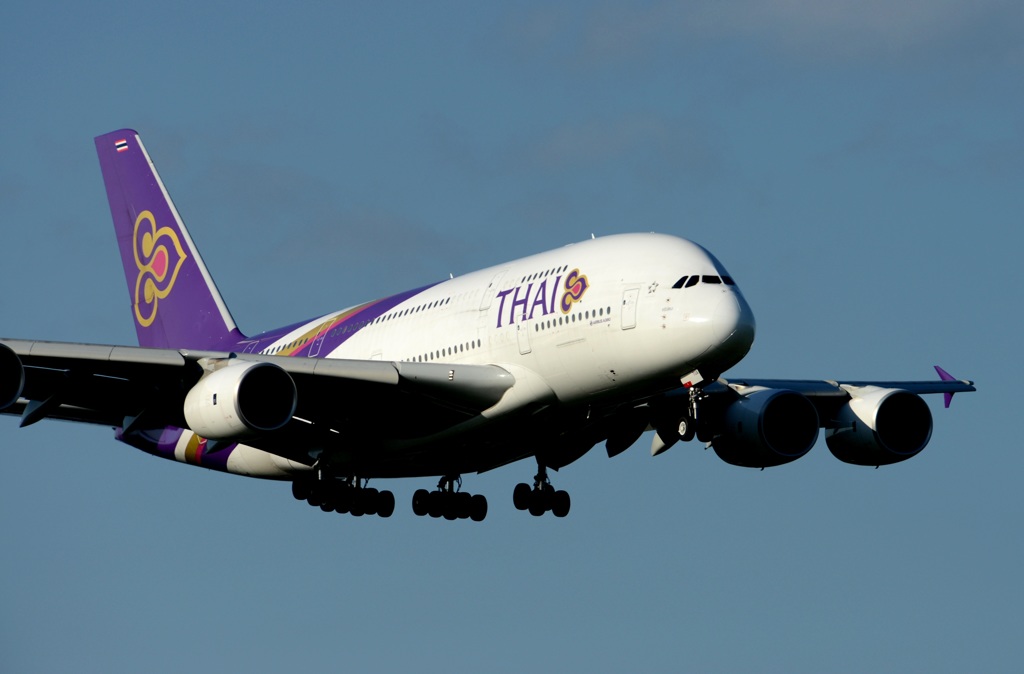 着陸（197）Thai Airbus A380-841 