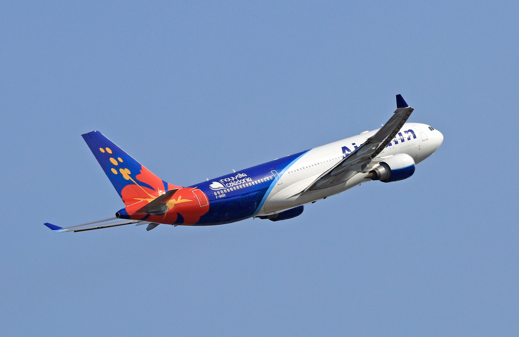 出発　Air Calin A330-202 F-OHSD