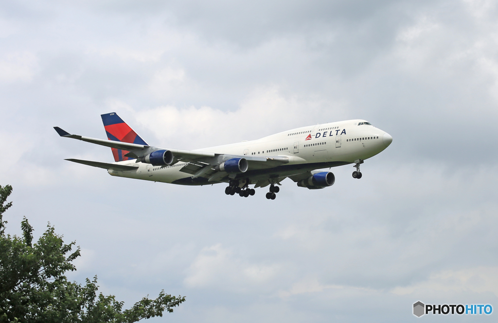 「☁」 DELTA 747-400 N666US 到着