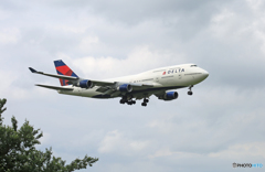 「☁」 DELTA 747-400 N666US 到着