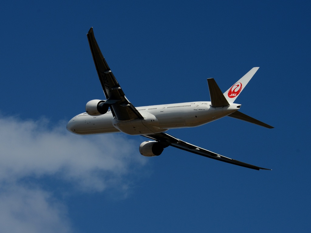 JAL 777-300 飛び立ち