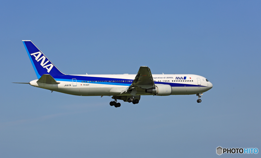 着陸 ANA 767-381 JA617A