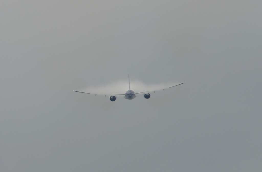 離陸（245）FedEx 777-FS2 ﾍﾞｲﾊﾟｰ