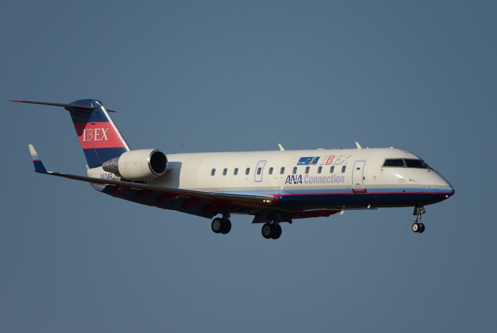 IBEX  ﾎﾞﾝﾊﾞﾙﾃﾞｨｱ  CRJ200 着陸