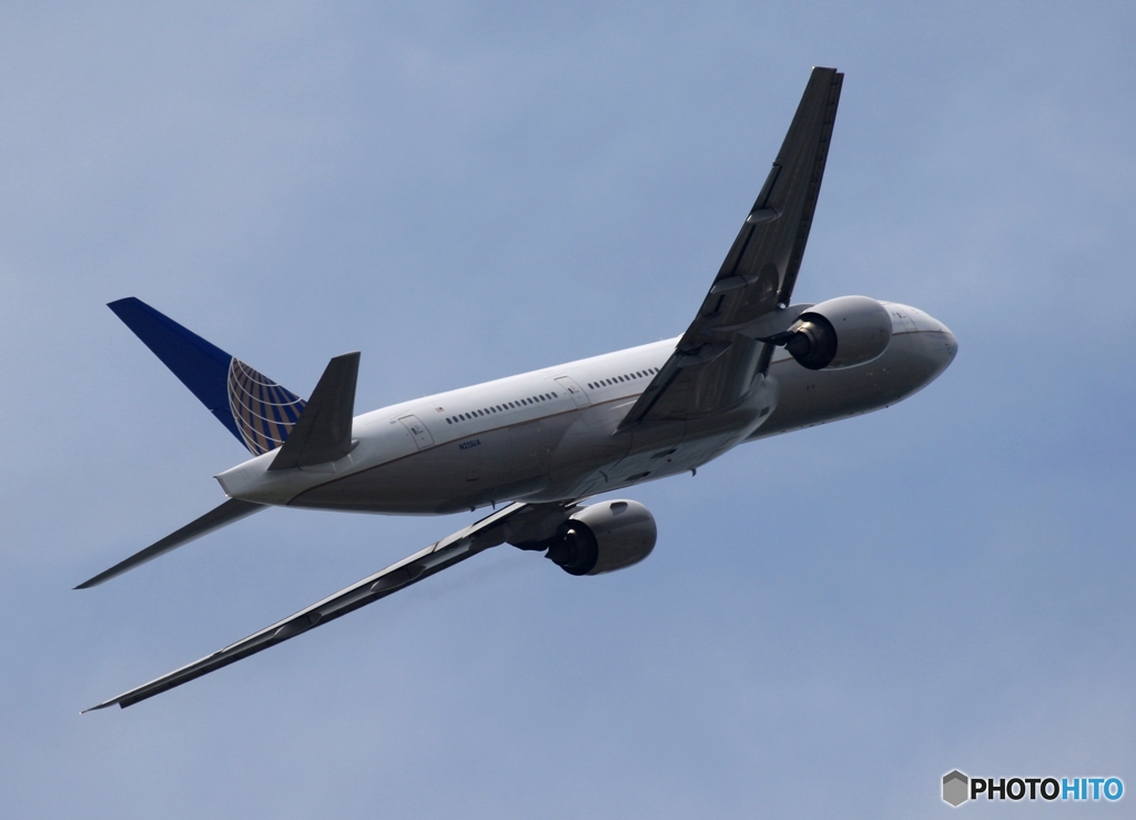 飛行　UNITED 777-222 
