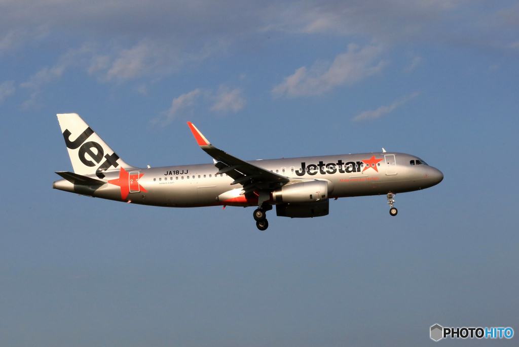 Jetstar A320-200 JA18JJ 到着　