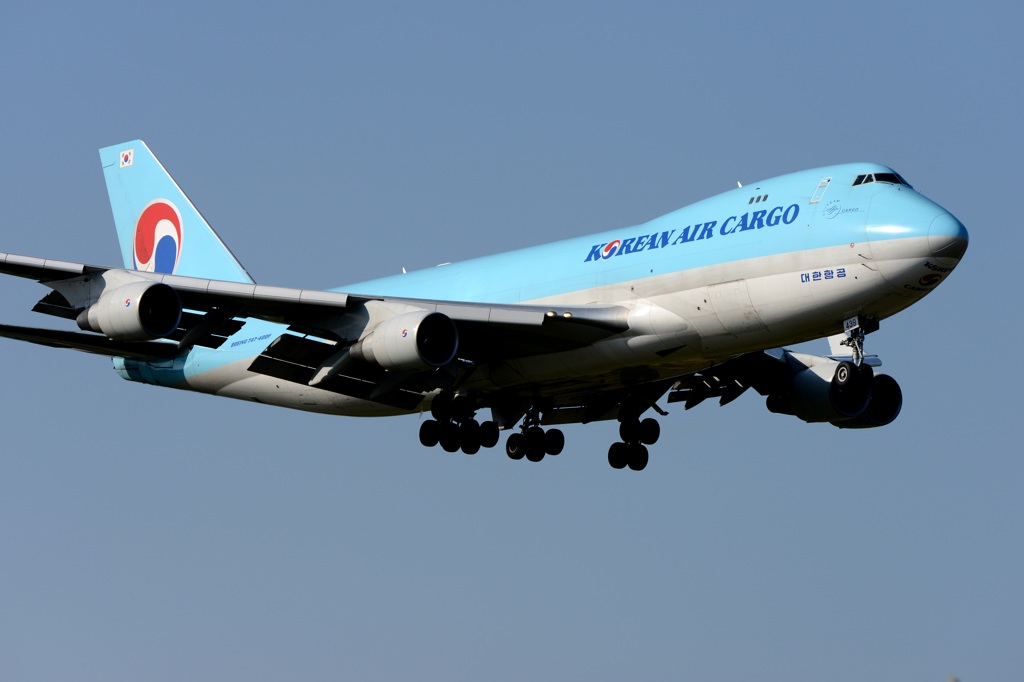 KOREAN C 747-400F 着陸　