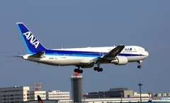 ANA 767-381 到着　