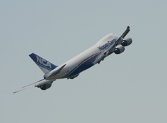 NCA 747-8F 飛び立ち