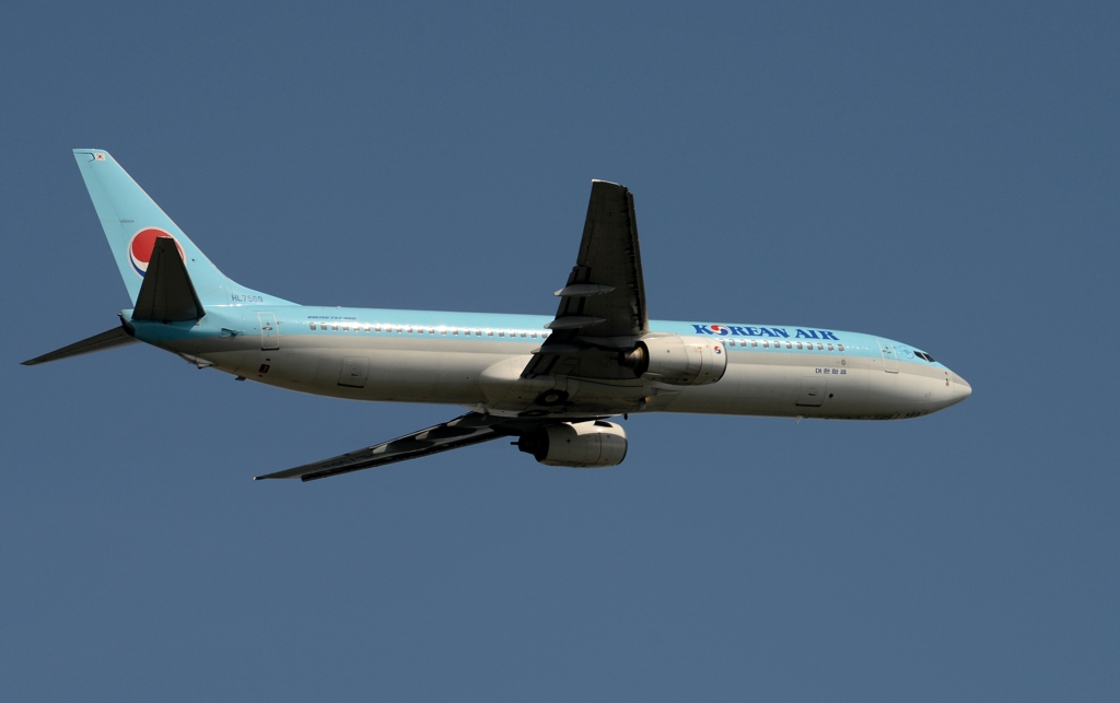 離陸（152）KOREAN 737-800 