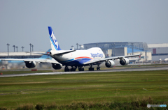 「青色」 NCA 747-8KZF JA15ZF 出発 