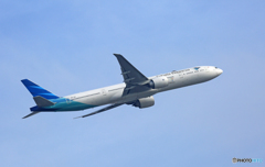 飛び立ち Garuda 777-3U3 PK-GIC