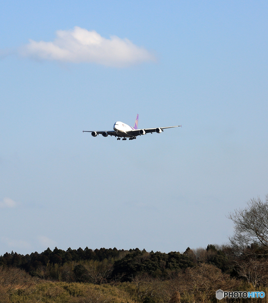 「雲」あり　Thai A380-841 HS-TUE着陸