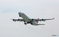 離陸 SWISS A340-313 HB-JMH