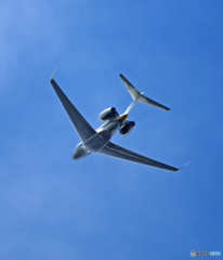 [青い空]☮private Cessna/セスナ208B N106AN飛び立ち